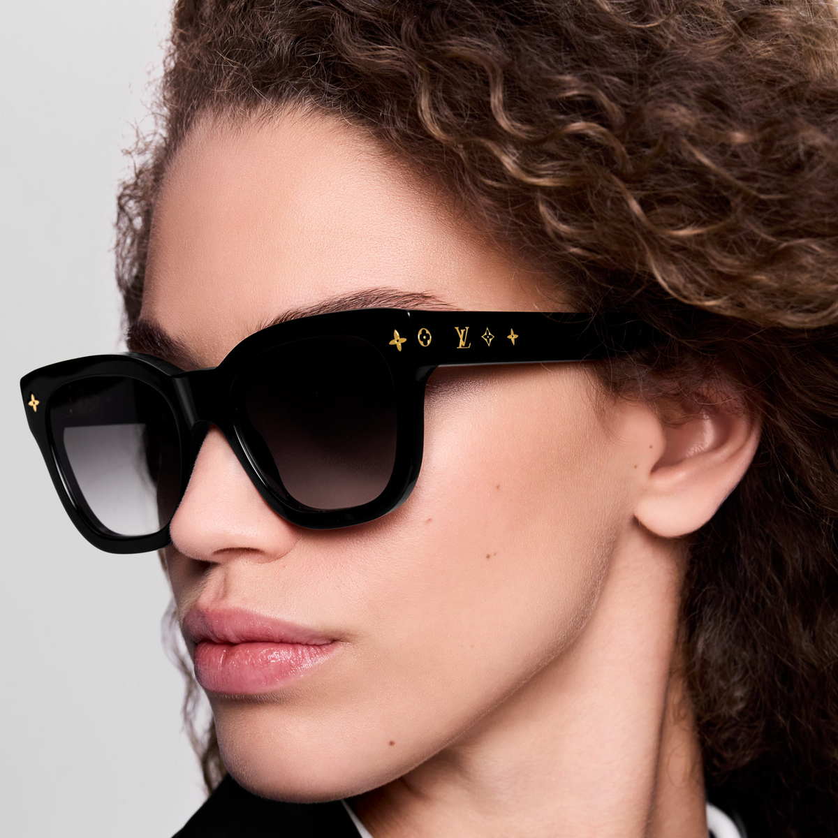 Louis Vuitton Women Square Frame Ash Black Sunglasses