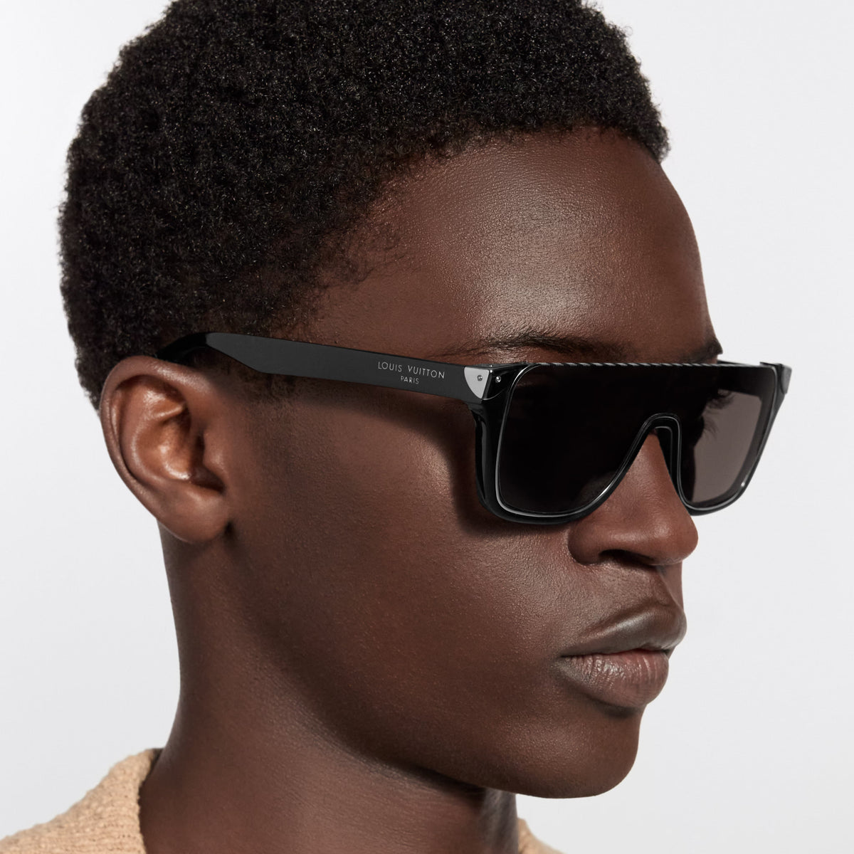 Louis Vuitton Men Mask Frame Dark Black Sunglasses